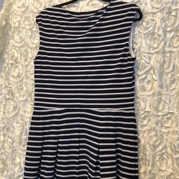 Navy dress with crew neck - Picture 5 of 5
